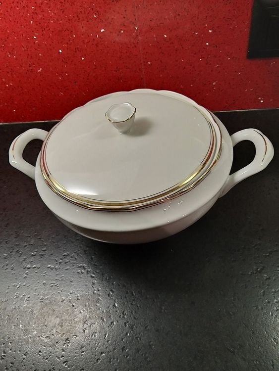 schüssel mit goldrand