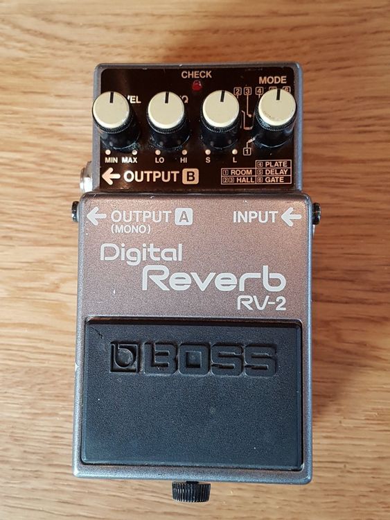 Boss Digital Reverb RV2 Kaufen auf Ricardo