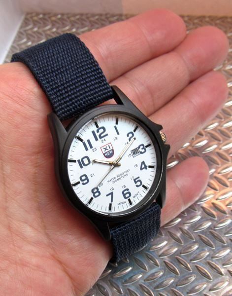XI Military Uhr Blau mit Datum | Acheter sur Ricardo