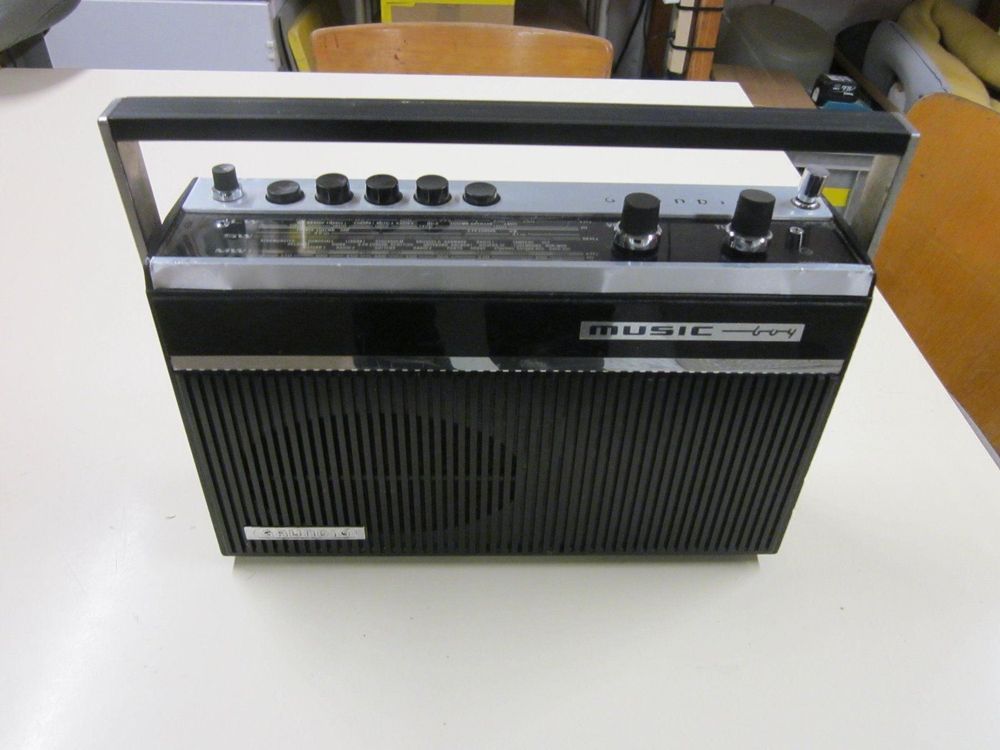 GRUNDIG MUSIC BOY Antik Transistor 1967 Acheter sur Ricardo