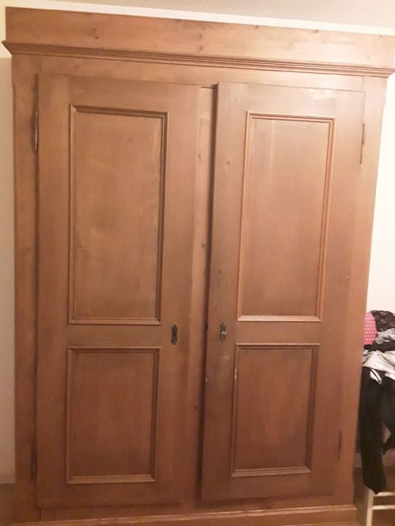 Antiker Holzschrank | Kaufen auf Ricardo