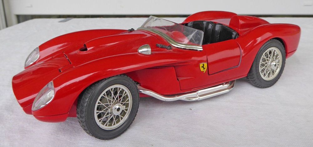 1957 Ferrari 250 Testa Rossa 1:18, rot, BBURAGO (Gebraucht) in Zofingen für CHF 17 – mit