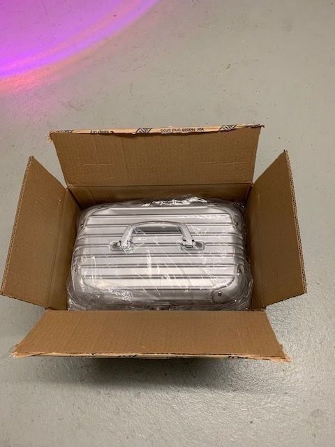 rimowa topas beauty case Off 65% - www 