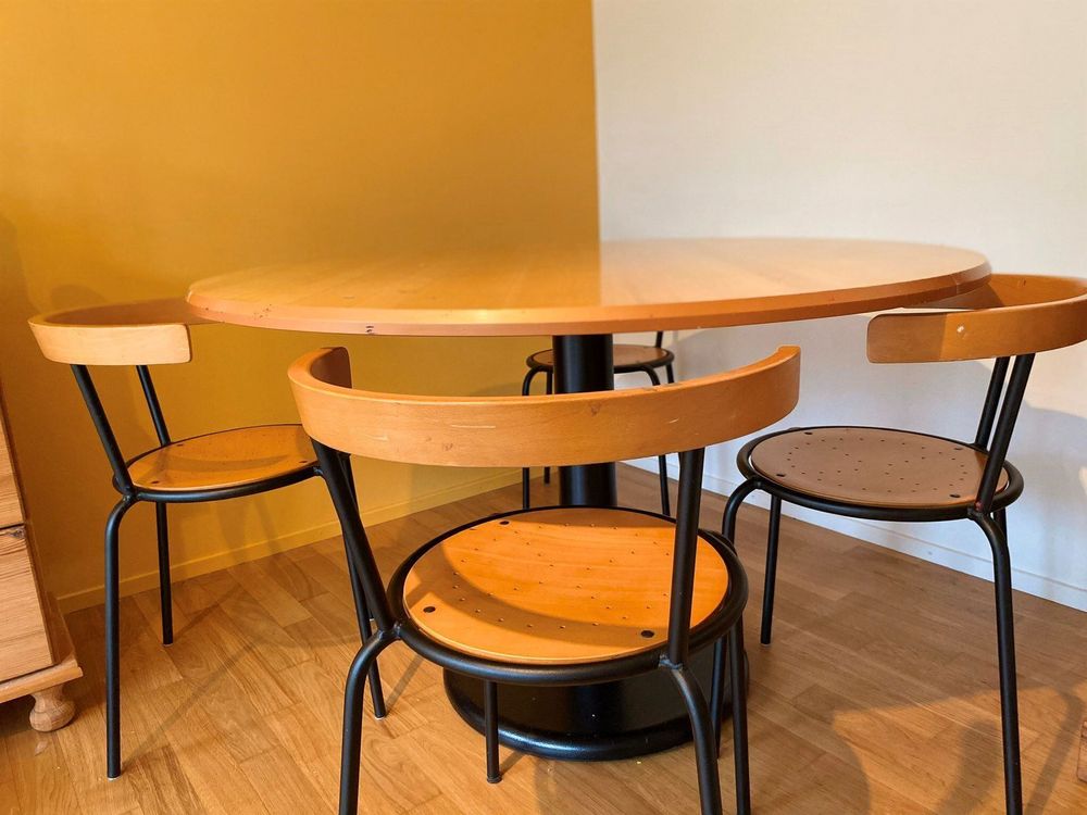 Tisch rund mit 4 Stühlen | Kaufen auf Ricardo