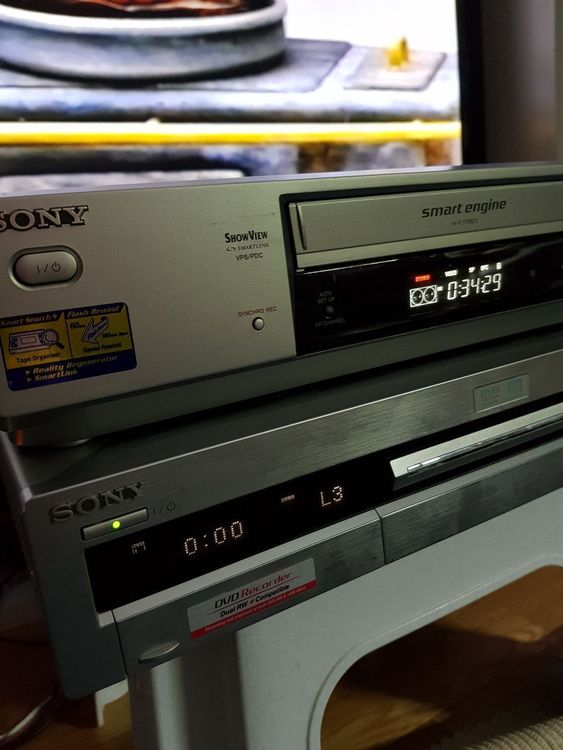 VHS zu DVD unter anderem | Kaufen auf Ricardo