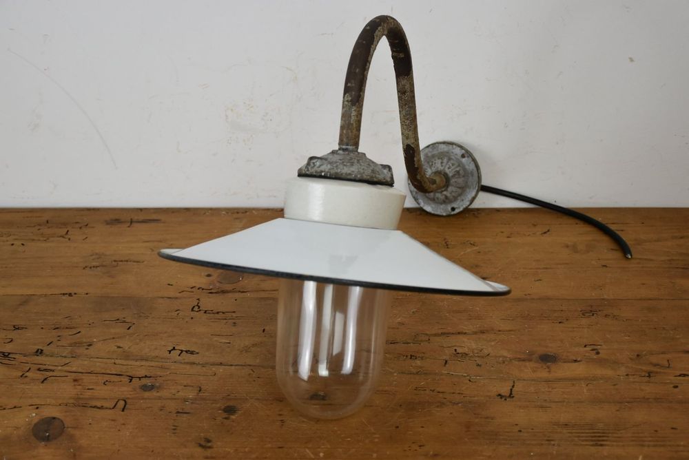 Antike Emaille Lampe/Hof Lampe/ Bauernhof Lampe/ Garagen Lampe 