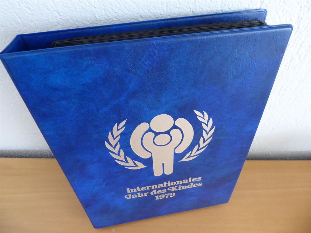 Traumhaftes Album UNO mit viel Inhalt Kaufen auf Ricardo