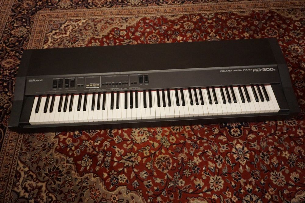 roland rd 300s