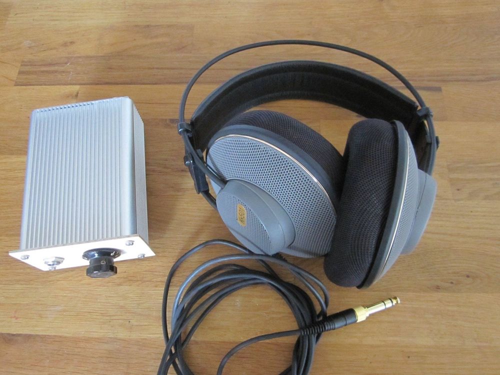 AKG K501 headphones with amplifier | Comprare su Ricardo
