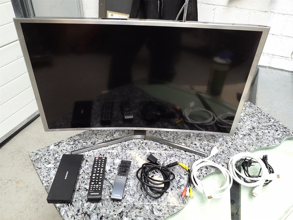 Samsung Smart TV 32 Zoll, Full HD | Kaufen auf Ricardo