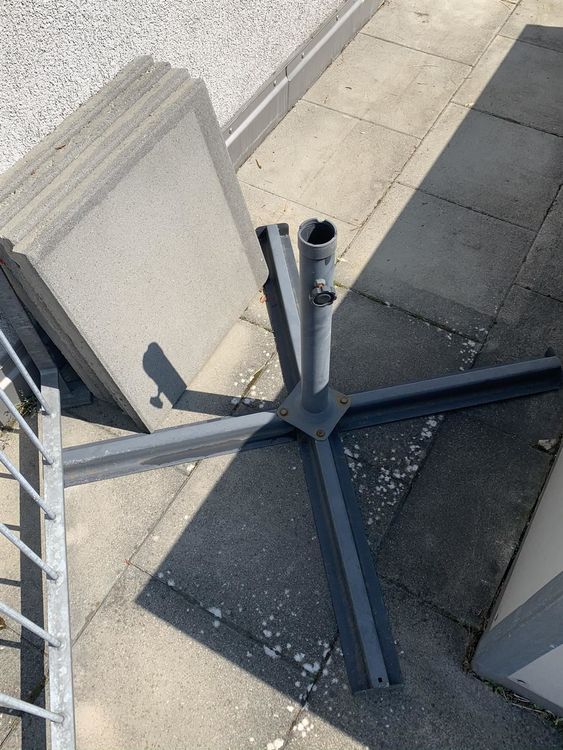Schirmständer mit Steinplatten kaufen auf Ricardo