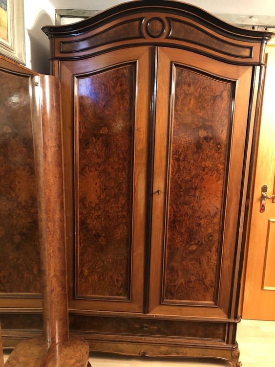 Antiker Kleiderschrank aus edlem Holz. F | Kaufen auf Ricardo