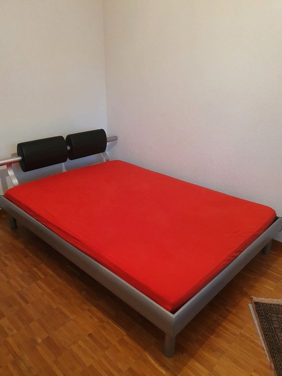 Bett in Grau mit Rost und Matratze | Kaufen auf Ricardo