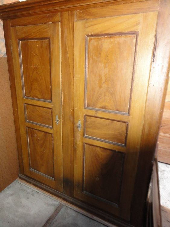 Antiker Holzschrank kaufen auf Ricardo