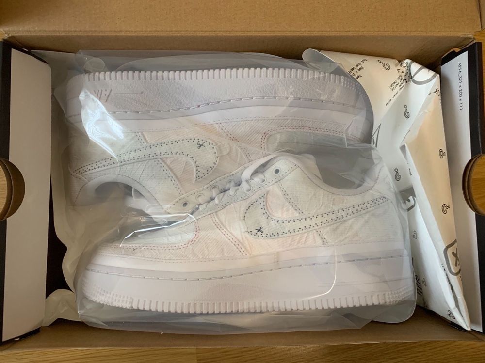 Nike Air Force 1 LX \