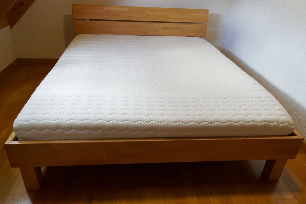 Bett mit Matratze 160 x 200cm Kaufen auf Ricardo