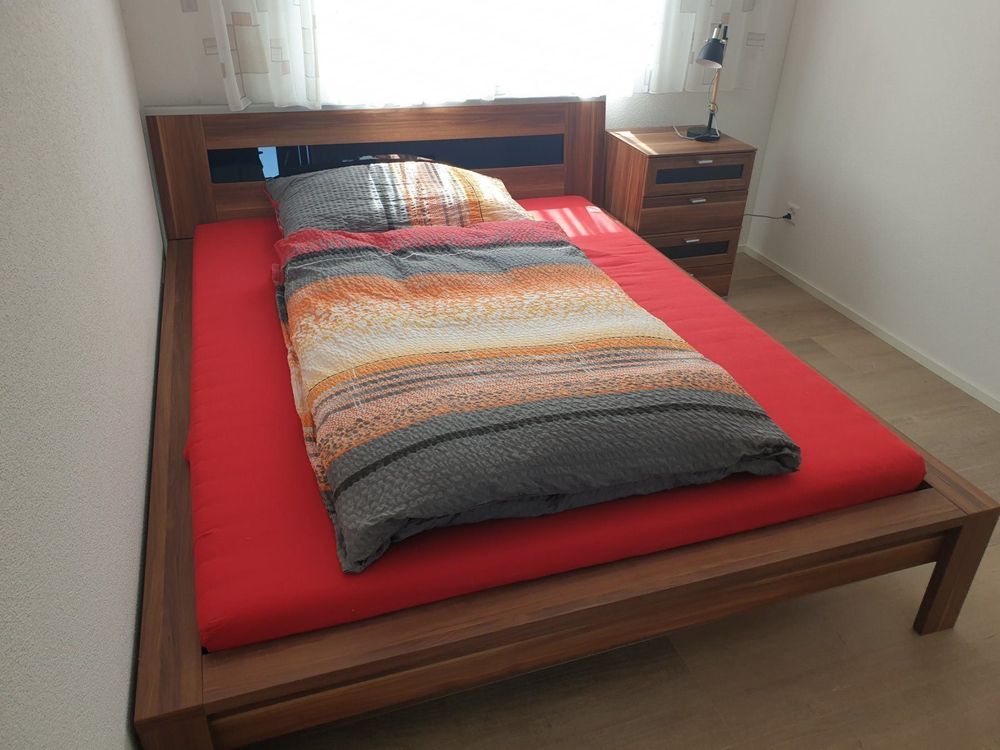 Bett Mit Rost Matratze Und Nachttische Kaufen Auf Ricardo