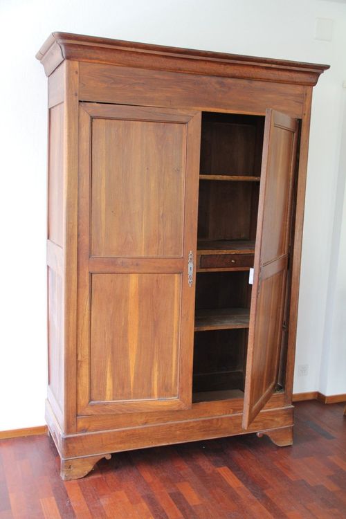 Antiker Holzschrank mit Holznägel comprare su Ricardo