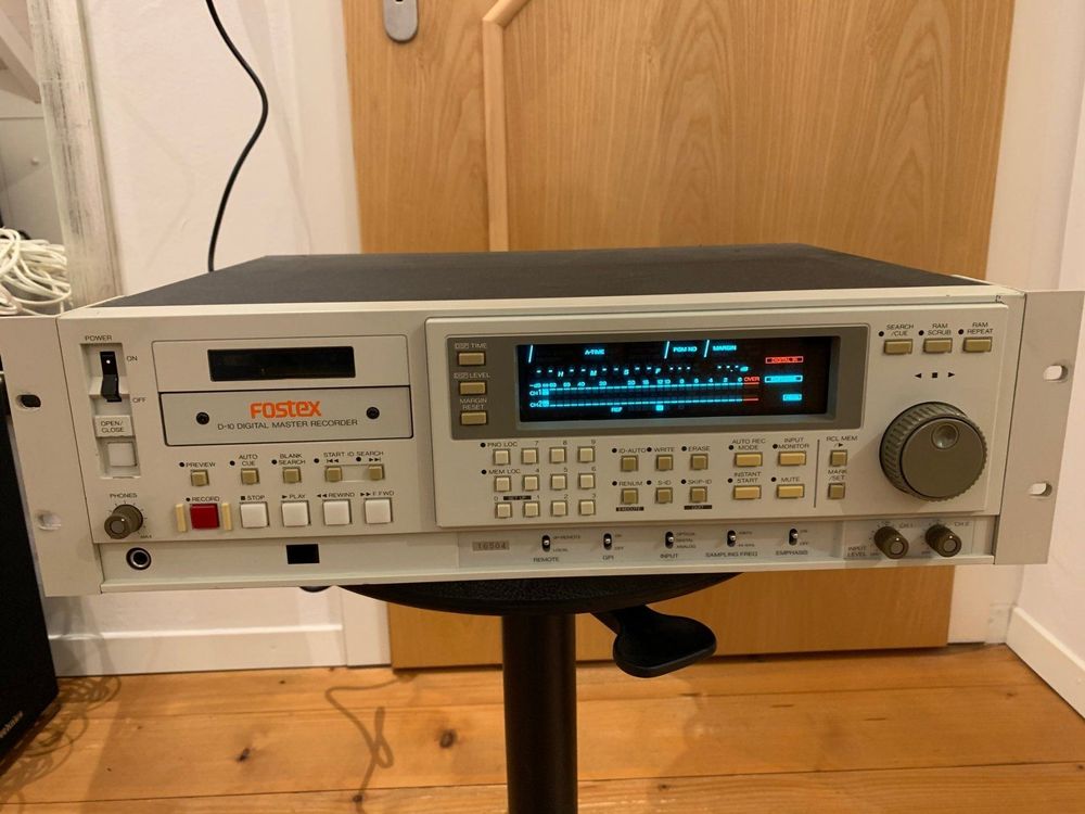 Fostex D10 DAT Recorder & 64 neue Tapes Kaufen auf Ricardo
