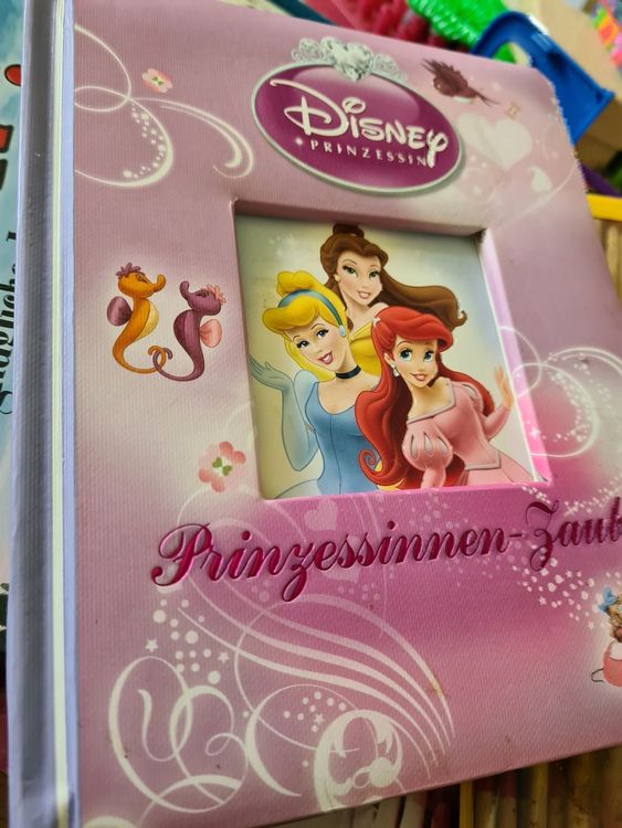 Dickes Kinderbuch mit Disneys Prinzessin 1