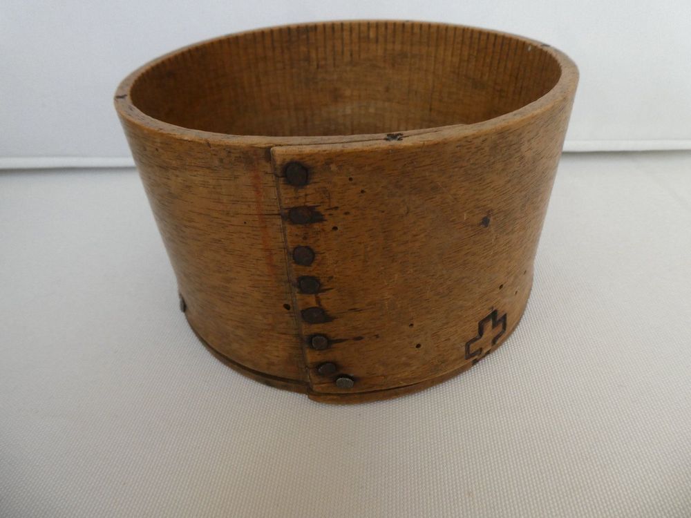 Antikes Holz Gefäss 1854 CG | Kaufen auf Ricardo
