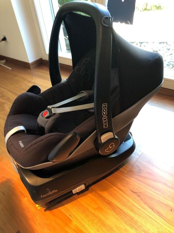 Maxi Cosi Pebble inkl. FamilyFix Station | Kaufen auf Ricardo