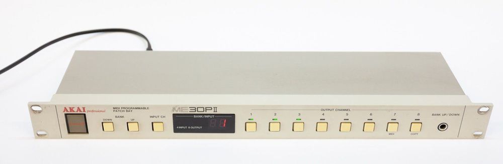 akai me30pii