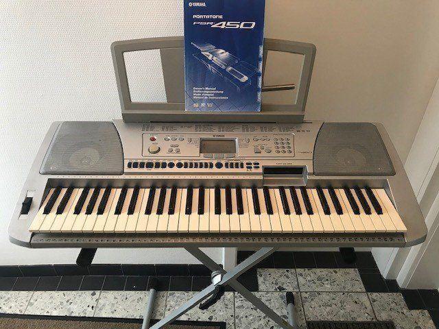 Keyboard Yamaha Psr 450 Mit Dem Ständer Kaufen Auf Ricardo