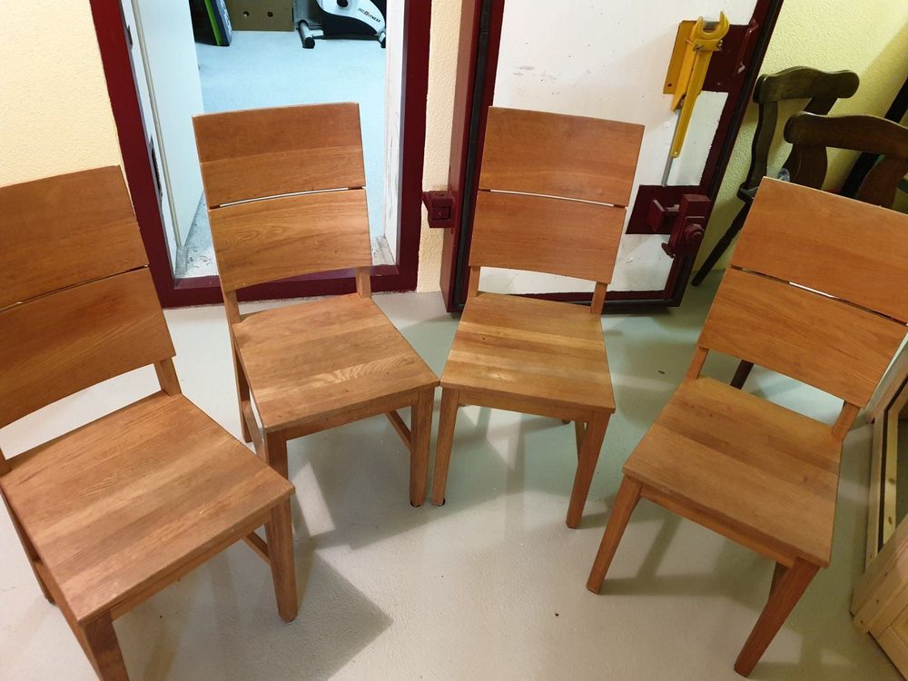 4 schöne Esstisch-Stühle aus Holz | Kaufen auf Ricardo