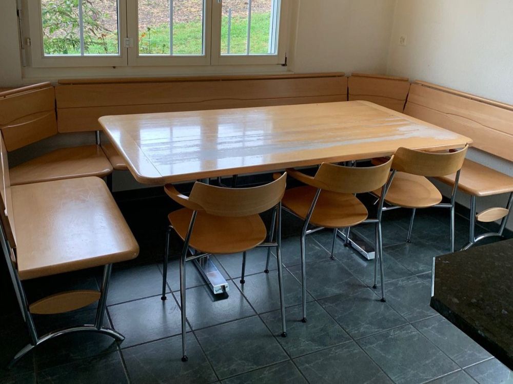 Eckbank mit Tisch und drei Stühlen | Acheter sur Ricardo