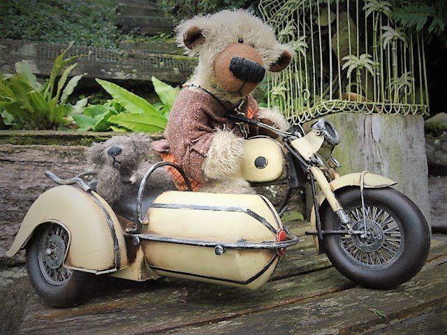 HONDA Motorrad Motorrad Maskottchen Teddybär im Hoodie Plüschtier 18cm 