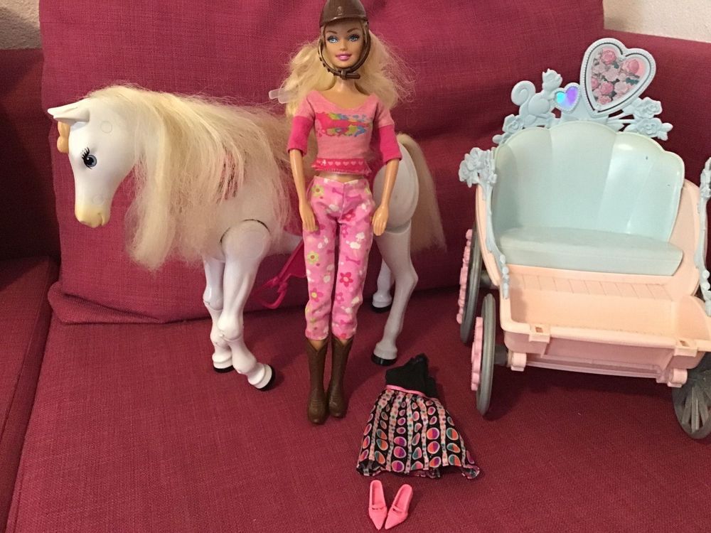 Barbie Kutsche Mit Laufendem Pferd