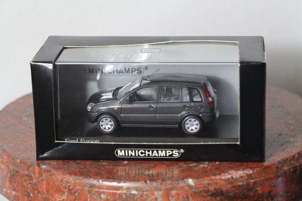 Minichamps ford fusion