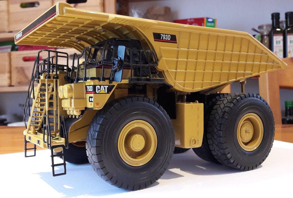 Caterpillar 793D Bergbau Muldenkipper Acheter sur Ricardo