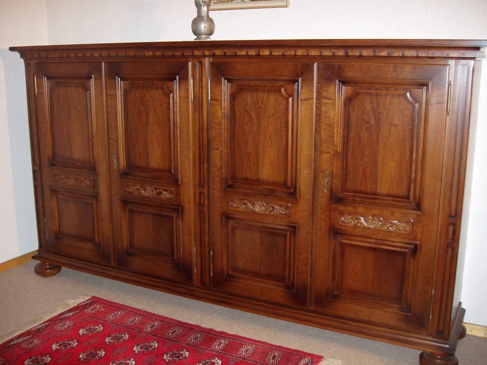 Geschirrschrank 4-türig NEU Nussbaumholz | Kaufen auf Ricardo