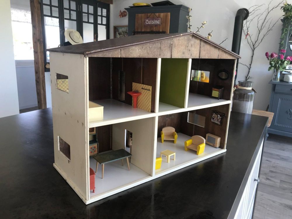 Maison de poupée ancienne | Acheter sur Ricardo