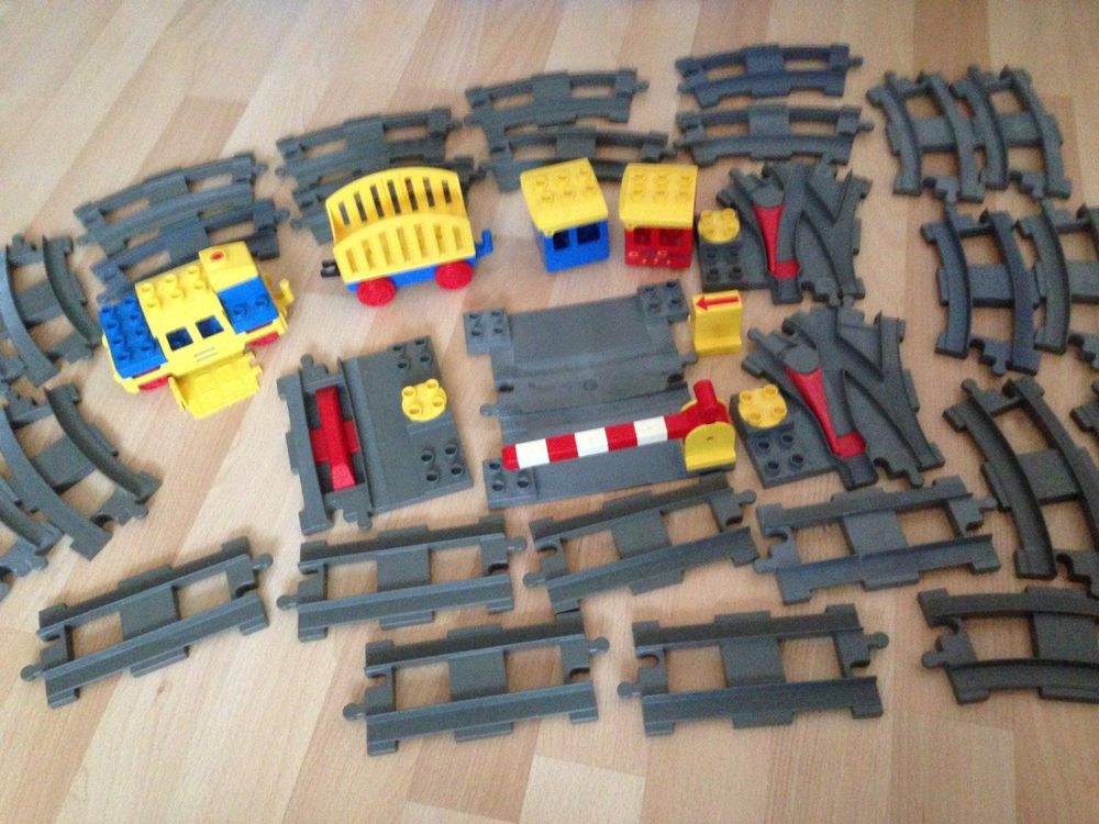 Lego Duplo Lok mit vielen Schienen Kaufen auf Ricardo Lego Duplo Lok mit vielen Schienen Kaufen auf Ricardo