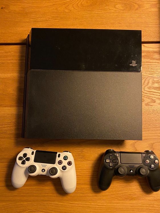 Playstation 4 mit diversen Spielen | Kaufen auf Ricardo