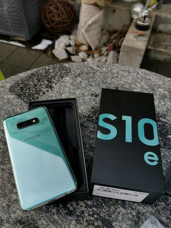 galaxy s10e green