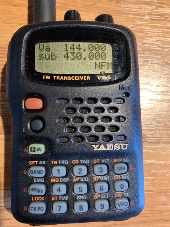 YAESU VX5R 50/144/430 MHz Tranceiver Kaufen auf Ricardo