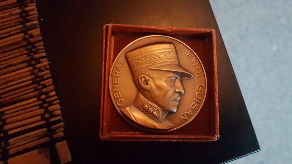 Petite Médaille Argent 800 - Général Henri Guisan Par Huguenin Le Locle, Suisse