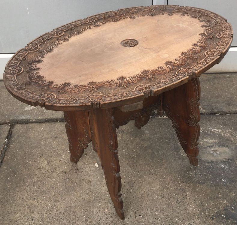Antiker handgeschnitzter Holztisch | Kaufen auf Ricardo