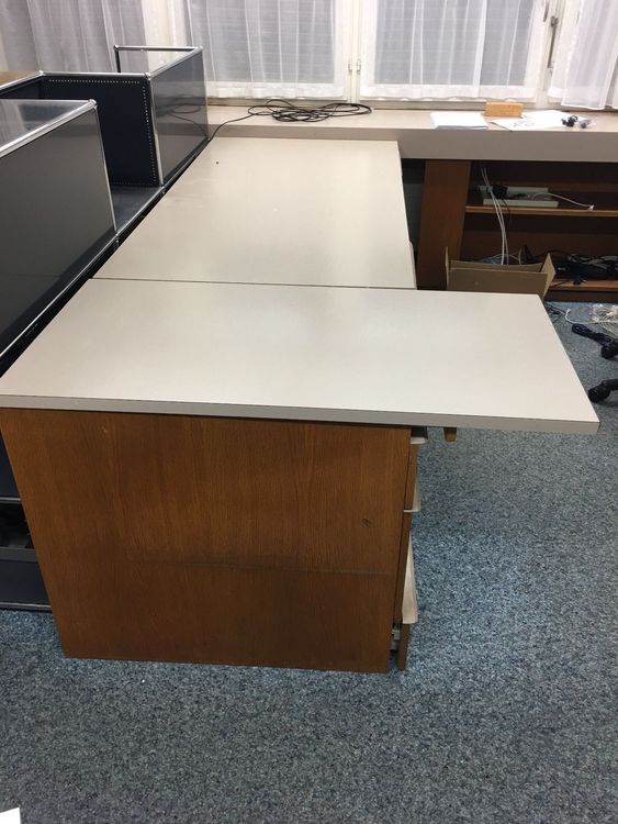 Tisch mit zusätzlicher Ablagefläche | Kaufen auf Ricardo