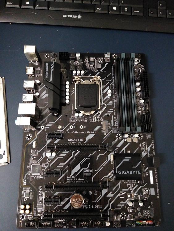 Gigabyte z370p d3 не стартует