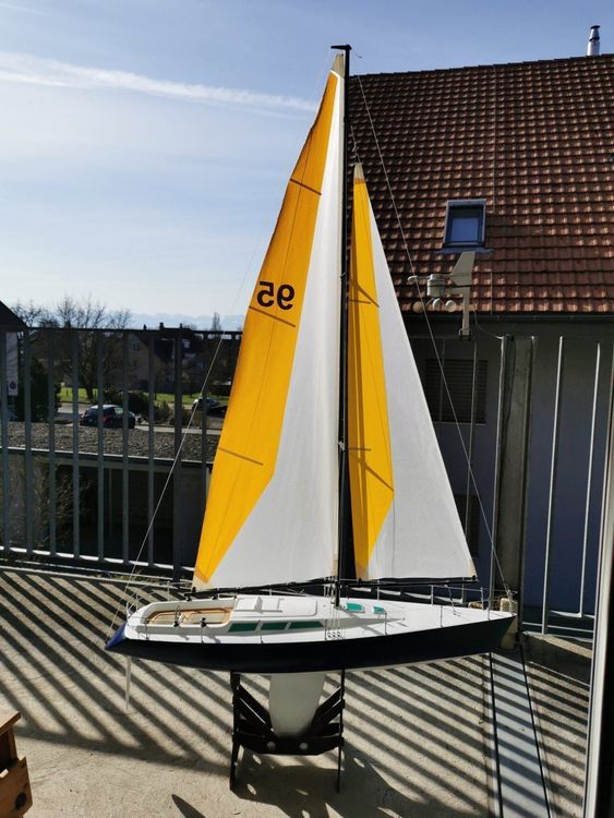 rc segelboot ständer