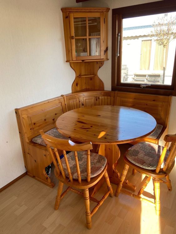 Eckbank mit rundem Tisch und 2 Stühlen | Kaufen auf Ricardo