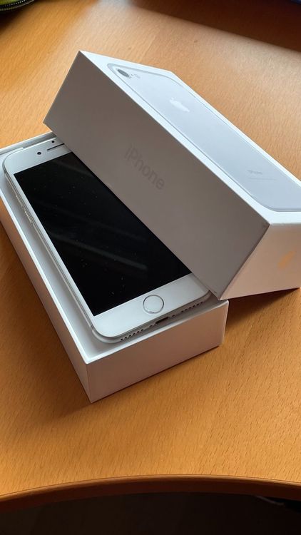 Apple iPhone  7  32GB silber Kaufen auf Ricardo