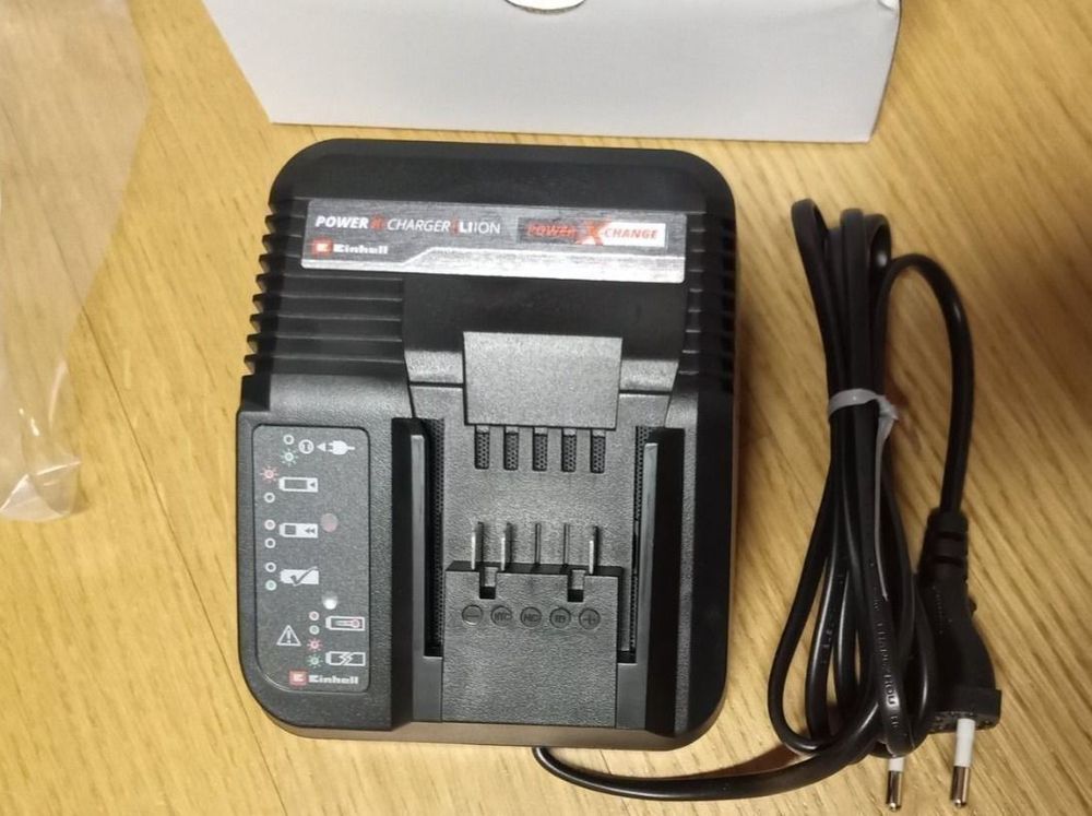 ladegerät einhell 18v