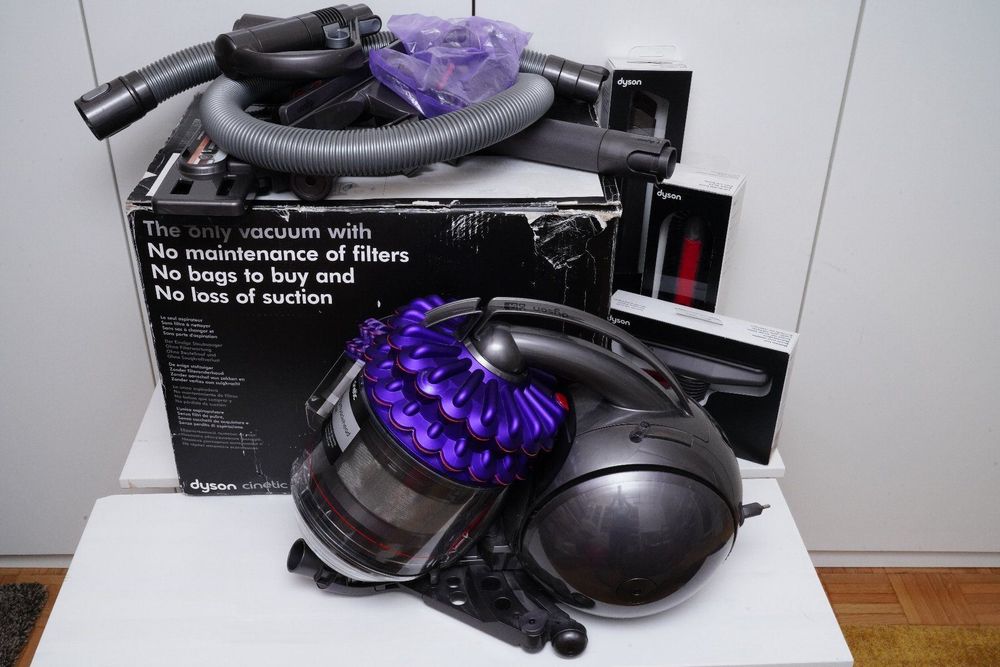 Dyson DC52 Allergy Musclehead Parquet +3 | Kaufen auf Ricardo