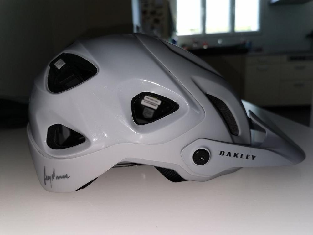 oakley drt5 mips bike helmet